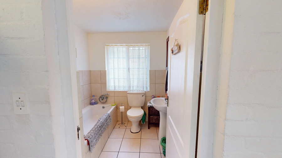 4 Bedroom Property for Sale in Dobson Western Cape